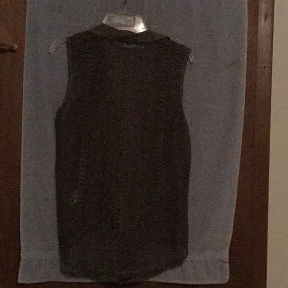 Maurice’s Large Top - Picture 2 of 2